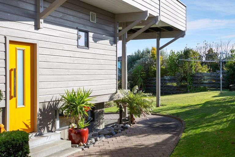 Photo of property in 12 Harvey Street, Waipahihi, Taupo, 3330