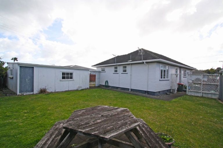 Photo of property in 10 Trafalgar Street, Westown, New Plymouth, 4310