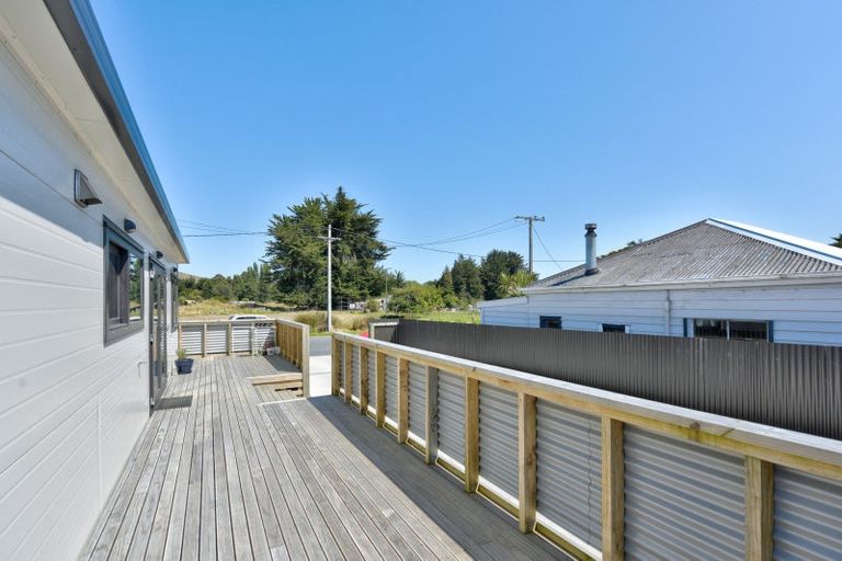 Photo of property in 2 Clifford Street, Clinton, 9534