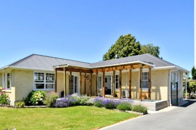 Photo of property in 25 Englefield Road, Belfast, Christchurch, 8051