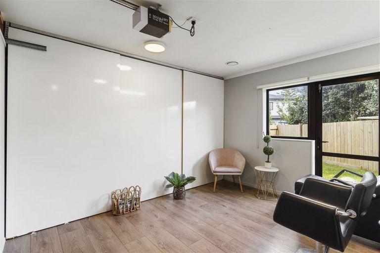 Photo of property in 10a De Thiery Place, Pakuranga Heights, Auckland, 2010