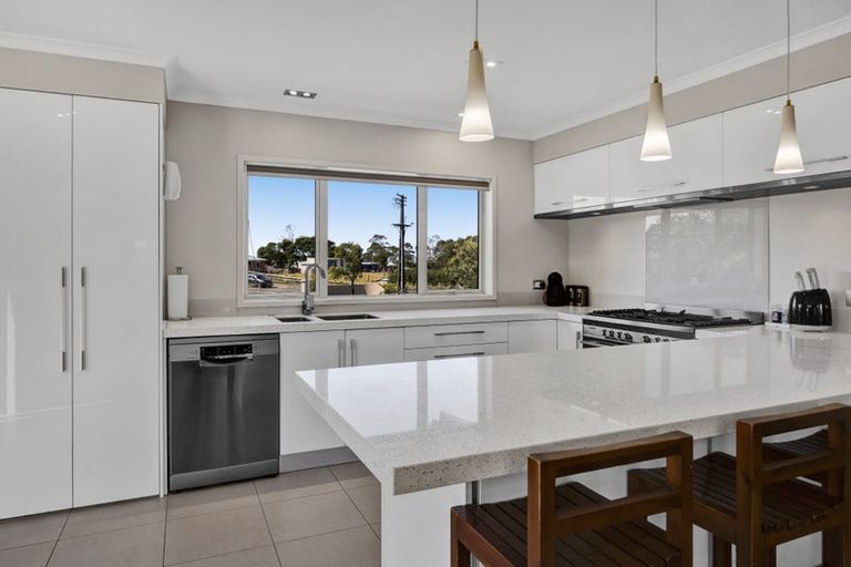 Photo of property in 1 Elizabeth Grove, Stratford, 4332