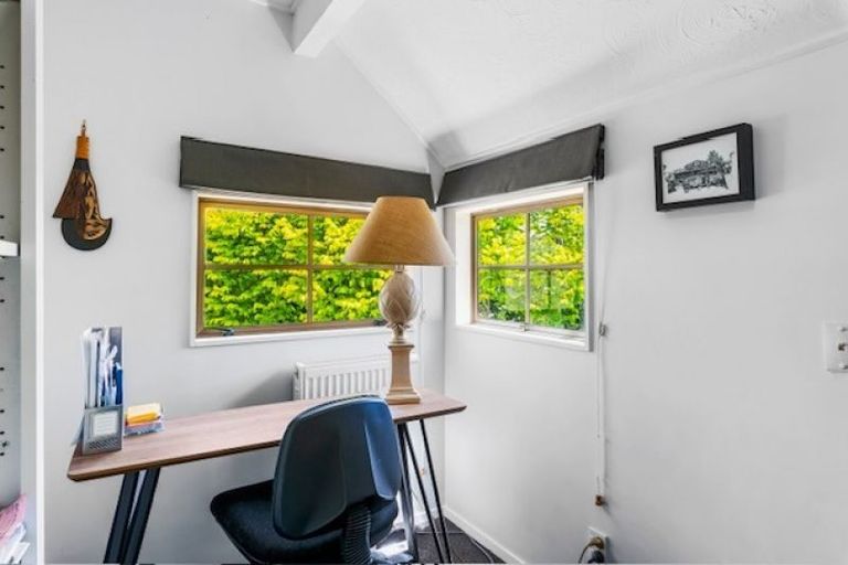 Photo of property in 261 Te Moana Road, Waikanae, 5036