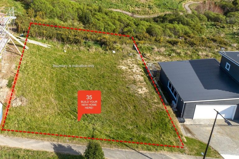 Photo of property in 35 Vaucluse Heights, Fitzherbert, Palmerston North, 4410