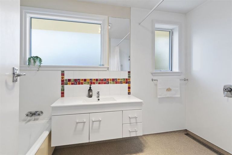 Photo of property in 6 Dulles Place, Papanui, Christchurch, 8053