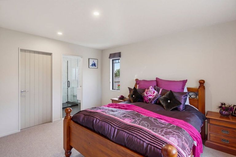 Photo of property in 16 Rifleman Lane, Paraparaumu Beach, Paraparaumu, 5032