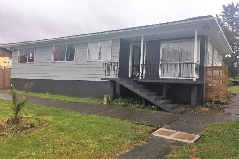 Photo of property in 75 Solar Road, Glen Eden, Auckland, 0602