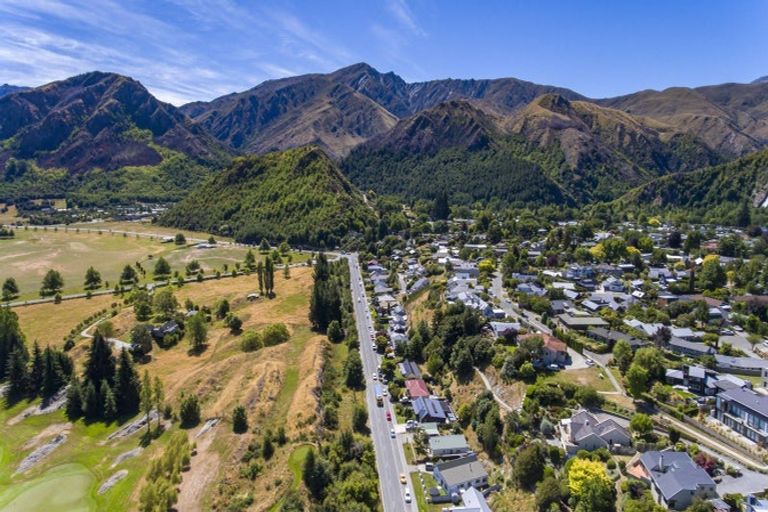 Photo of property in 43 Mcdonnell Road, Arrowtown, 9302