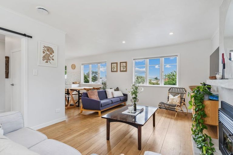 Photo of property in 2 Parahaki Street, Regent, Whangarei, 0112