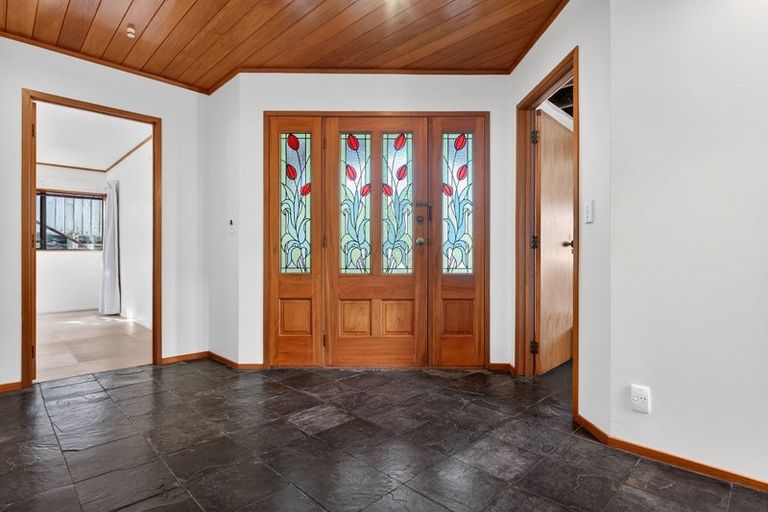 Photo of property in 2/50 Masterton Road, Rothesay Bay, Auckland, 0630