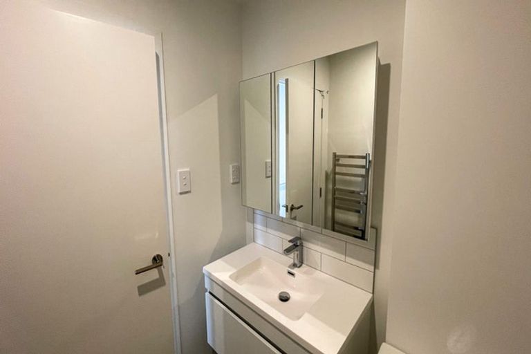 Photo of property in 5/5 Brandon Road, Glen Eden, Auckland, 0602