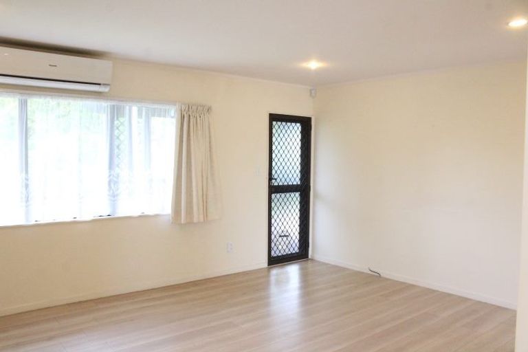 Photo of property in 1/25 De Quincey Terrace, Highland Park, Auckland, 2010