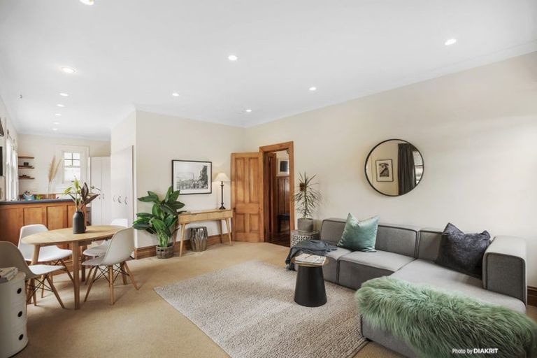 Photo of property in 15 Herald Terrace, Berhampore, Wellington, 6023