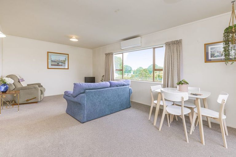 Photo of property in 2/34 Wellington Street, Papakura, 2110