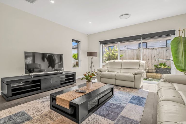 Photo of property in 21 Jeroboam Loop, Kumeu, 0810