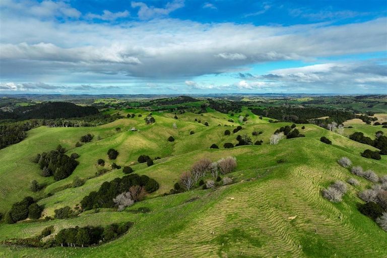 Photo of property in 435 Wairere Road, Paparoa, 0571