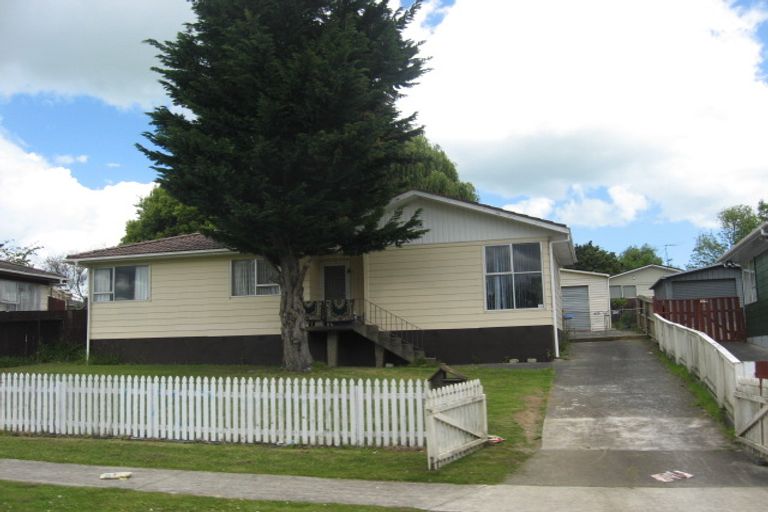 Photo of property in 5 Smedley Street, Manurewa, Auckland, 2102