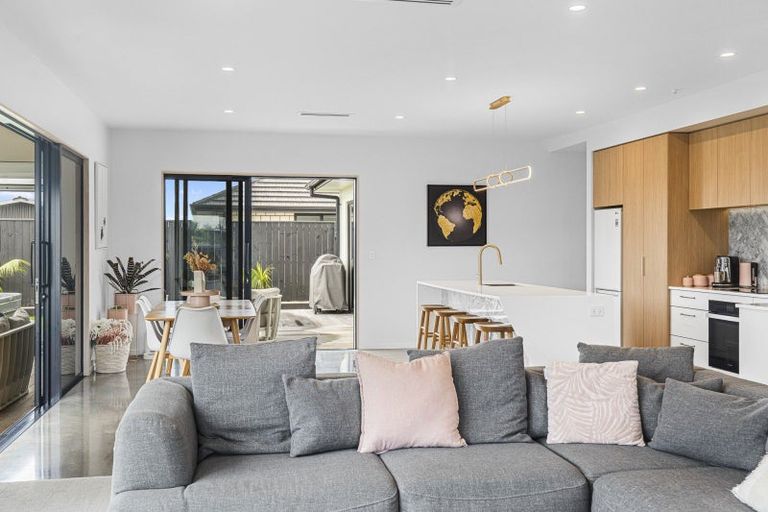 Photo of property in 9a Desmond Place, Bell Block, New Plymouth, 4312