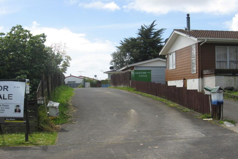 Photo of property in 2/21 Moncrieff Avenue, Clendon Park, Auckland, 2103