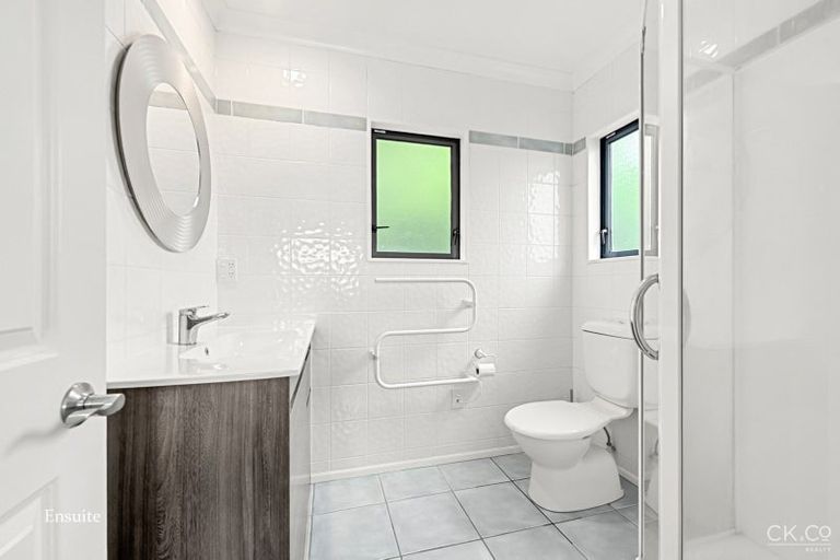 Photo of property in 9 Fernridge Way, Tirohanga, Lower Hutt, 5010