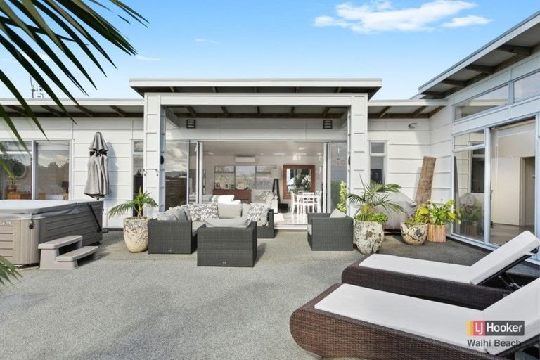 Photo of property in 10b Longboard Drive, Waihi Beach, 3611