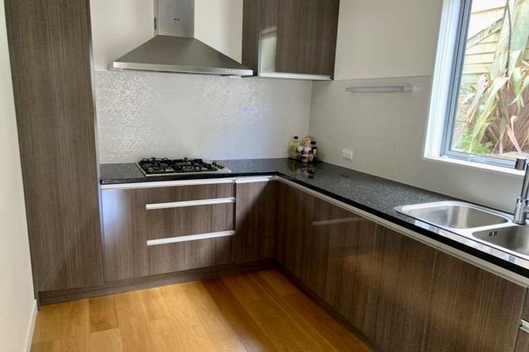 Photo of property in 50 Corricvale Way, Northcross, Auckland, 0630