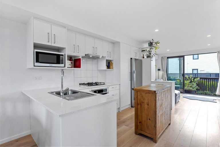 Photo of property in 9 Fuselage Road, Hobsonville, Auckland, 0616