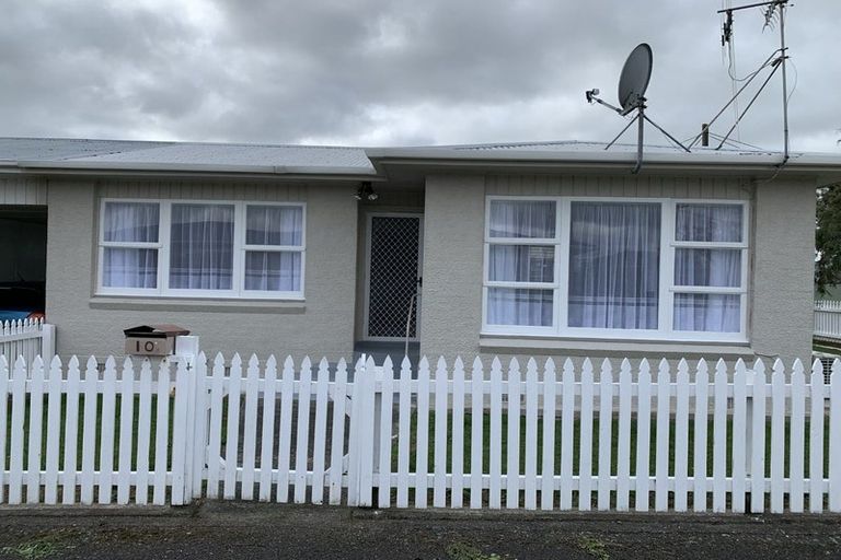 Photo of property in 10 Eton Place, Levin, 5510
