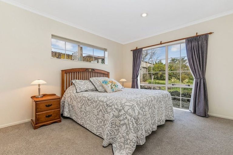 Photo of property in 54 Charles Prevost Drive, The Gardens, Auckland, 2105