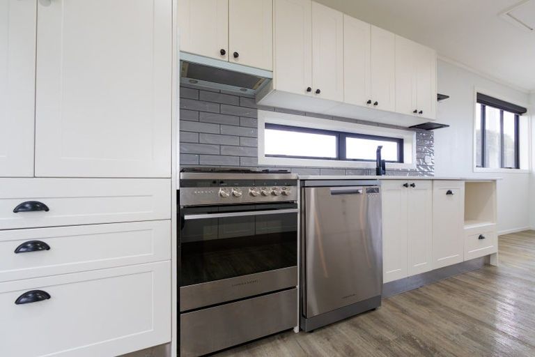 Photo of property in 12 Domain Road, Haumoana, 4102