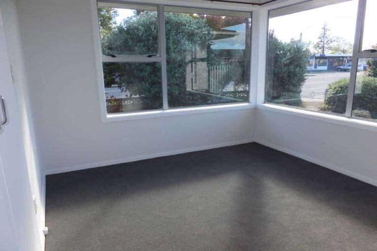 Photo of property in 2 Carbine Place, Sockburn, Christchurch, 8042