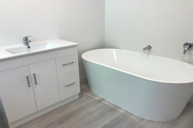 Photo of property in 202 Centaurus Road, Saint Martins, Christchurch, 8022