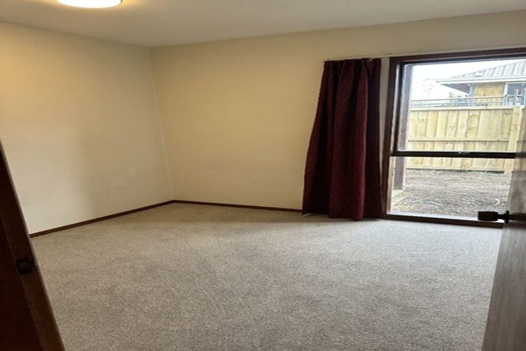 Photo of property in 2 Petries Road, Woodend, 7610