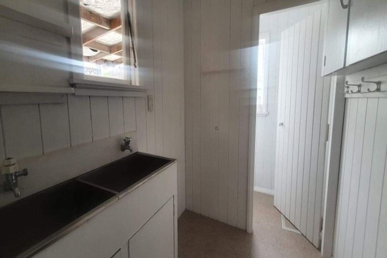 Photo of property in 30 Wikitoria Road, Putiki, Whanganui, 4501