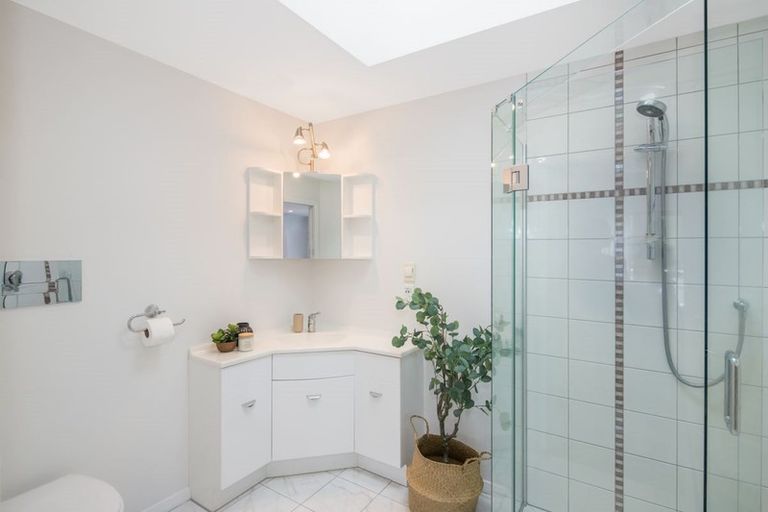 Photo of property in 8 Duncan Street, Tawa, Wellington, 5028