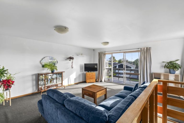 Photo of property in 2/8 Applewood Place, Casebrook, Christchurch, 8051