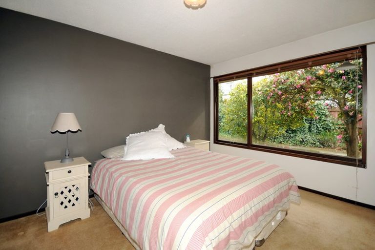 Photo of property in 91 Memorial Avenue, Ilam, Christchurch, 8053