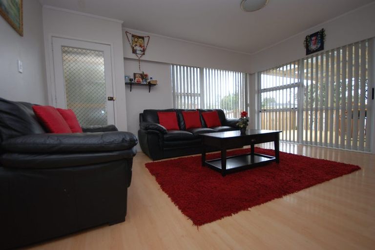 Photo of property in 1/10 Anne Road, Hillcrest, Auckland, 0627