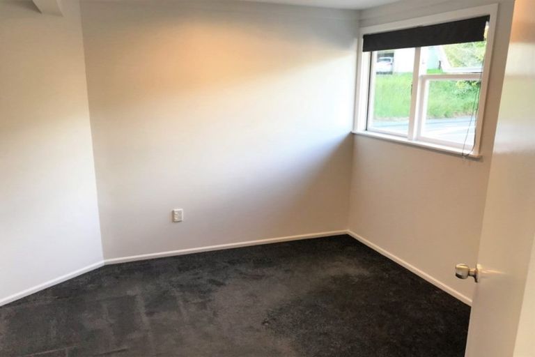 Photo of property in 118b Newlands Road, Newlands, Wellington, 6037