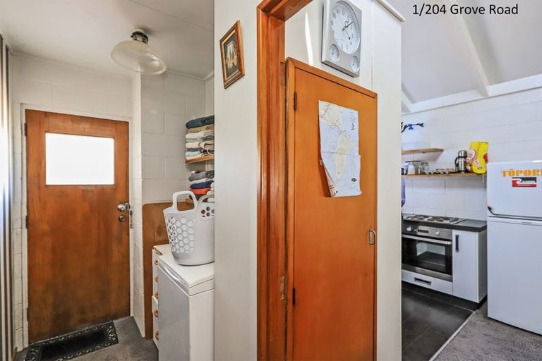 Photo of property in 1/204 Grove Road, Mayfair, Hastings, 4122