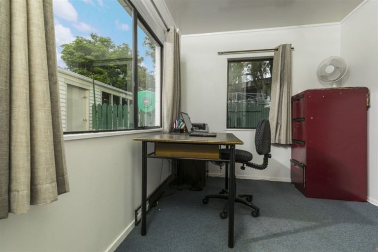 Photo of property in 39 Larissa Avenue, Henderson, Auckland, 0610