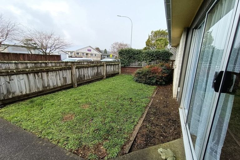 Photo of property in 2/45 Royal Street, Upper Hutt, 5018