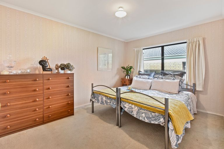 Photo of property in 8 Brynbela Court, Papakura, 2110