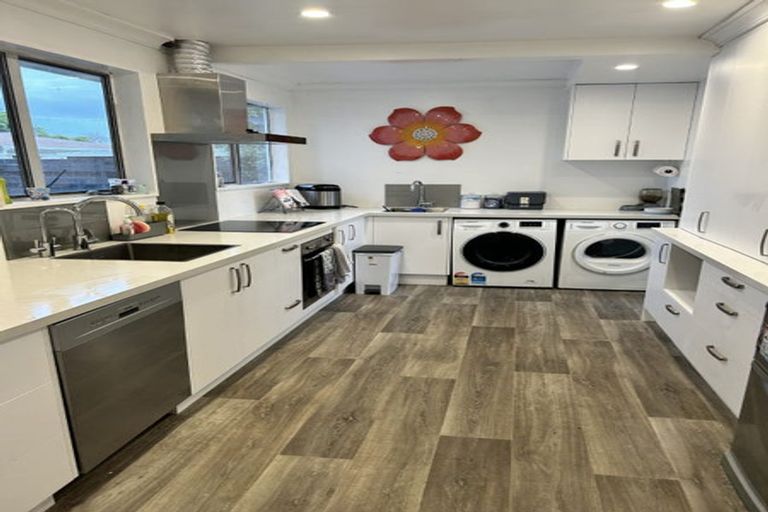 Photo of property in 41 Kimberley Grove, Westbrook, Palmerston North, 4412