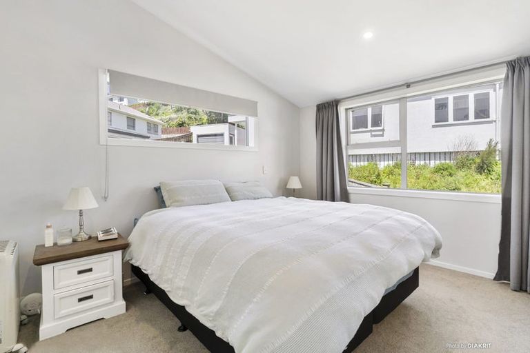 Photo of property in 6/20 Glanmire Road, Newlands, Wellington, 6037