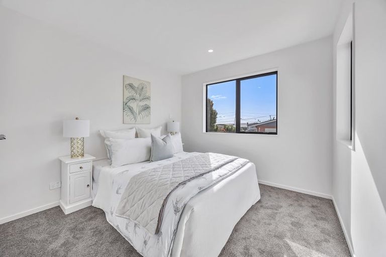 Photo of property in 49b Vera Road, Te Atatu South, Auckland, 0610