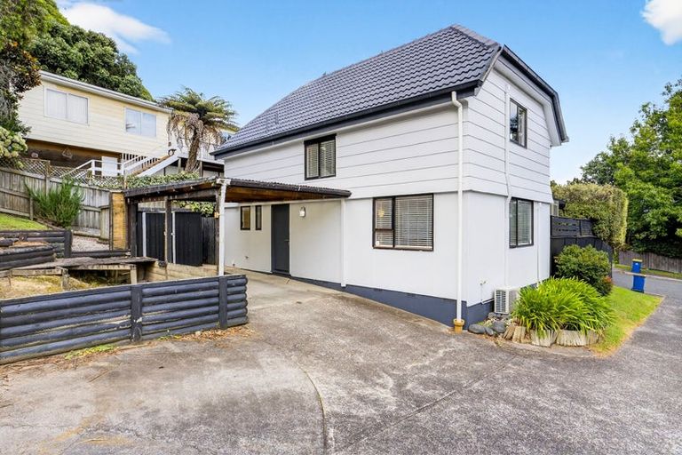 Photo of property in 3/4 Telstar Place, Beach Haven, Auckland, 0626