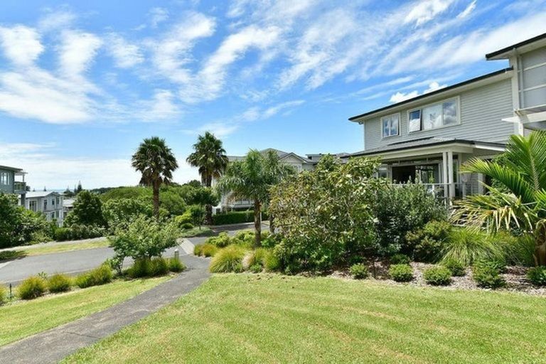 Photo of property in 37 Landmark Terrace, Orewa, 0931