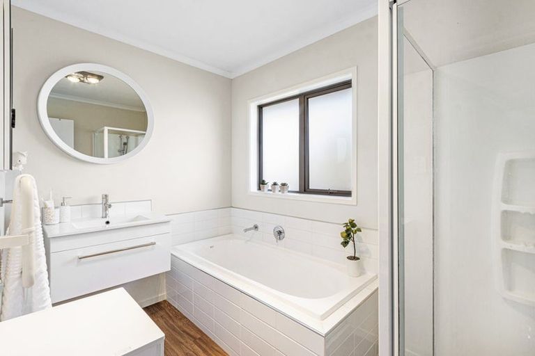 Photo of property in 6 Cornet Lane, Aranui, Christchurch, 8061