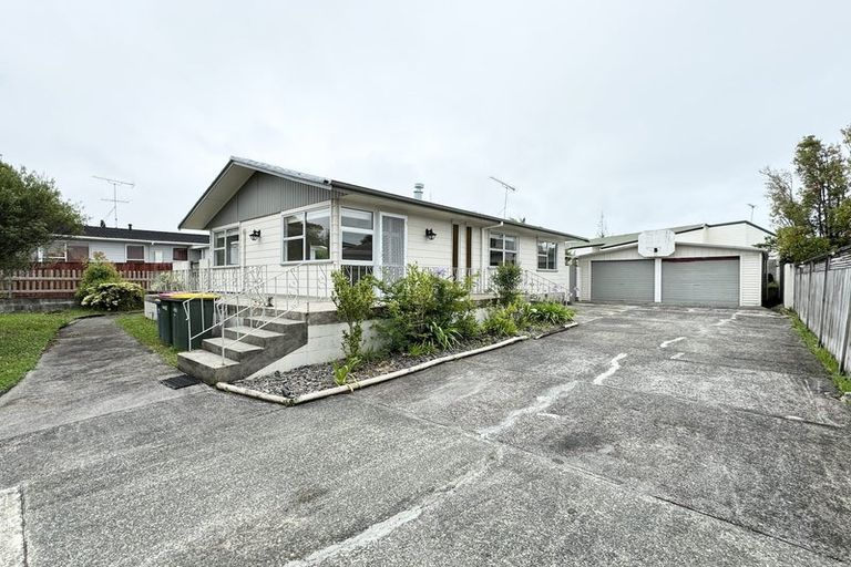 Photo of property in 9 Salamanca Road, Sunnynook, Auckland, 0620